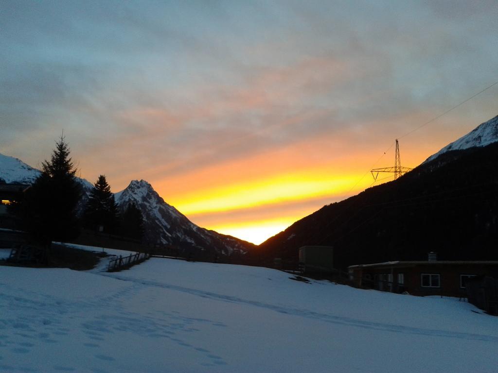 Haus Mattle Lejlighed Pettneu am Arlberg Eksteriør billede