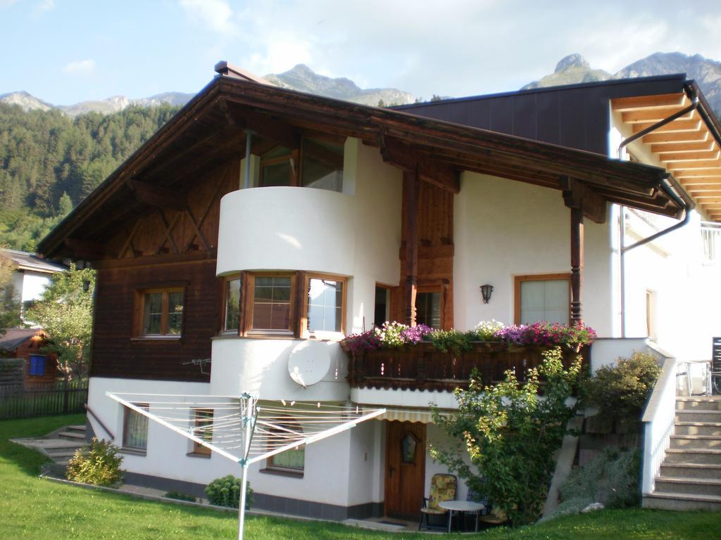 Haus Mattle Lejlighed Pettneu am Arlberg Værelse billede