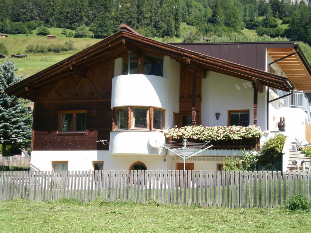 Haus Mattle Lejlighed Pettneu am Arlberg Værelse billede