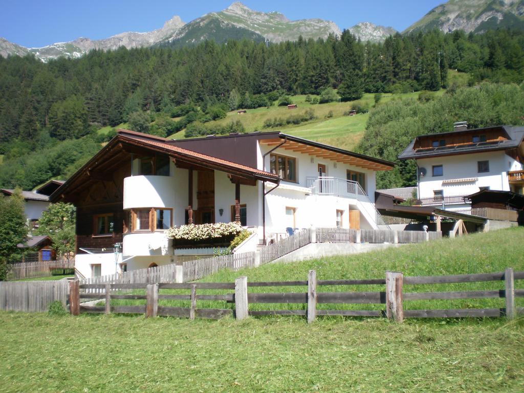 Haus Mattle Lejlighed Pettneu am Arlberg Værelse billede