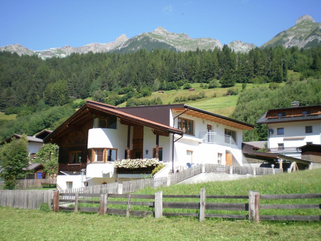 Haus Mattle Lejlighed Pettneu am Arlberg Værelse billede
